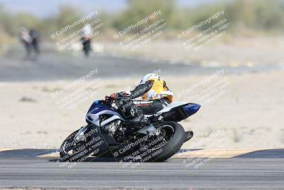 media/Nov-16-2025-Race Pace (Sun) [[8c5fa54630]]/Non Verified Riders (1st 20 Minutes)/4-Turn 16 (1116am)/